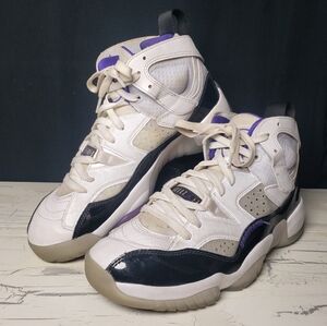 Nike Air Jordan Jumpman Two Trey Sneakers in Men's size 8